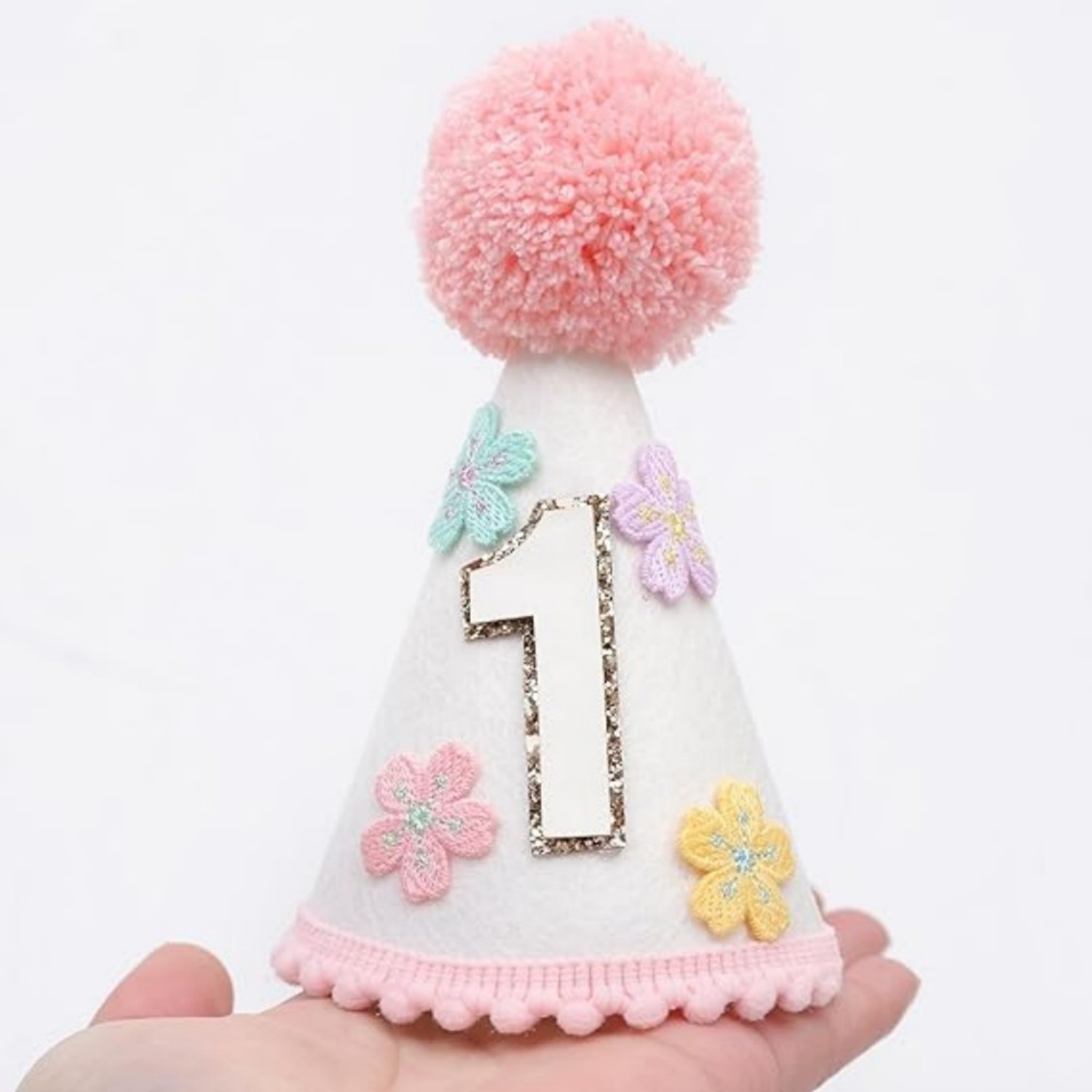 Party Hat Cone - قبعة عيد ميلاد مخروطية الشكل مزينة